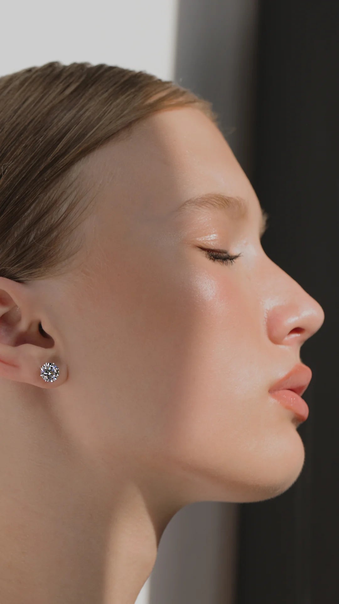 8mm round white zircon stone earrings