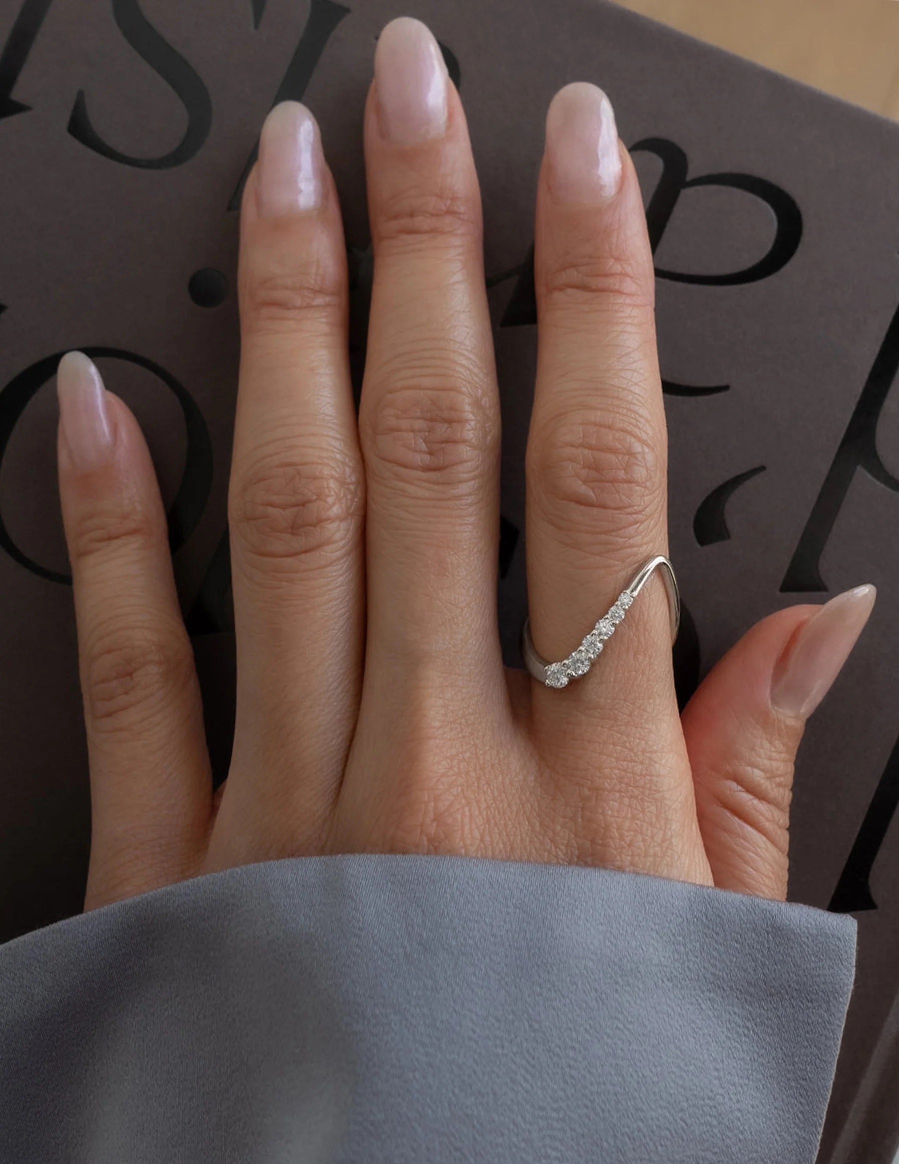 Architect Curved Ring - ARTSY SILVER