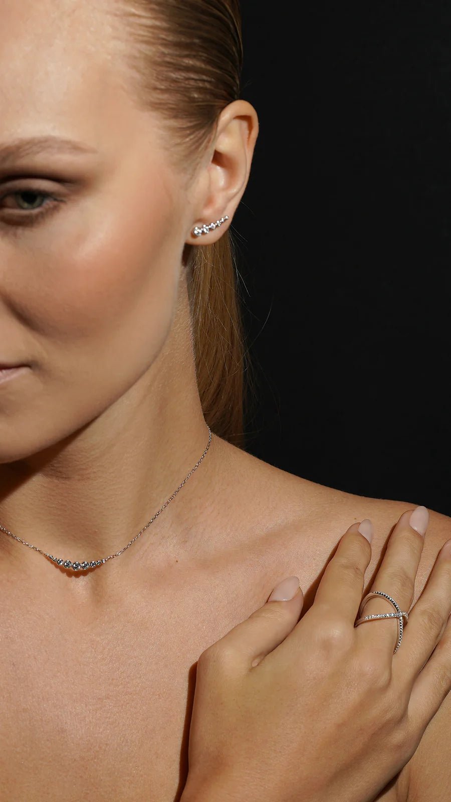 Anna Bavlova Zircon Silver Ring - ARTSY SILVER