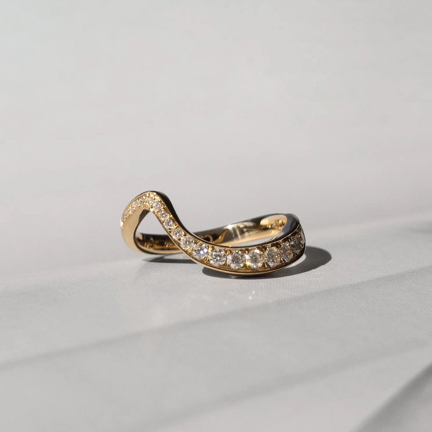 Dome Figure Pave Zircon Ring - ARTSY SILVER