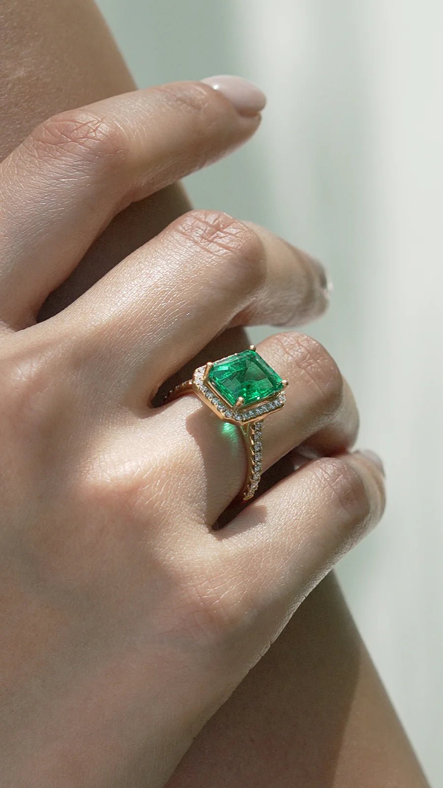 Emerald Stone Fancy Ring - ARTSY SILVER