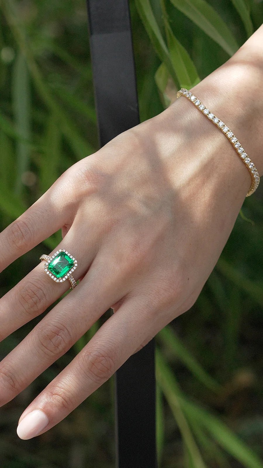 Emerald Stone Fancy Ring - ARTSY SILVER