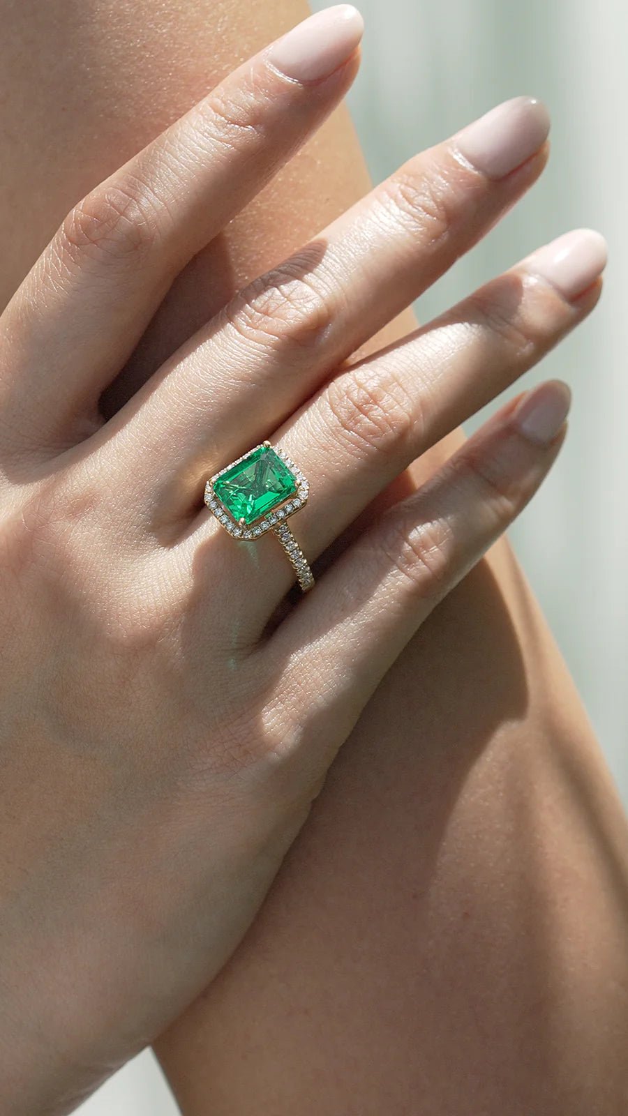 Emerald Stone Fancy Ring - ARTSY SILVER