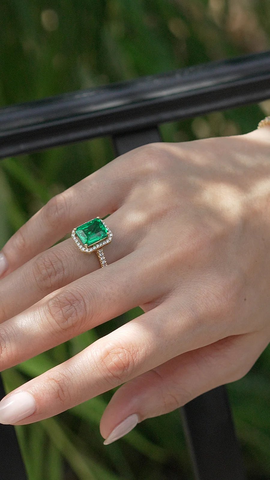 Emerald Stone Fancy Ring - ARTSY SILVER