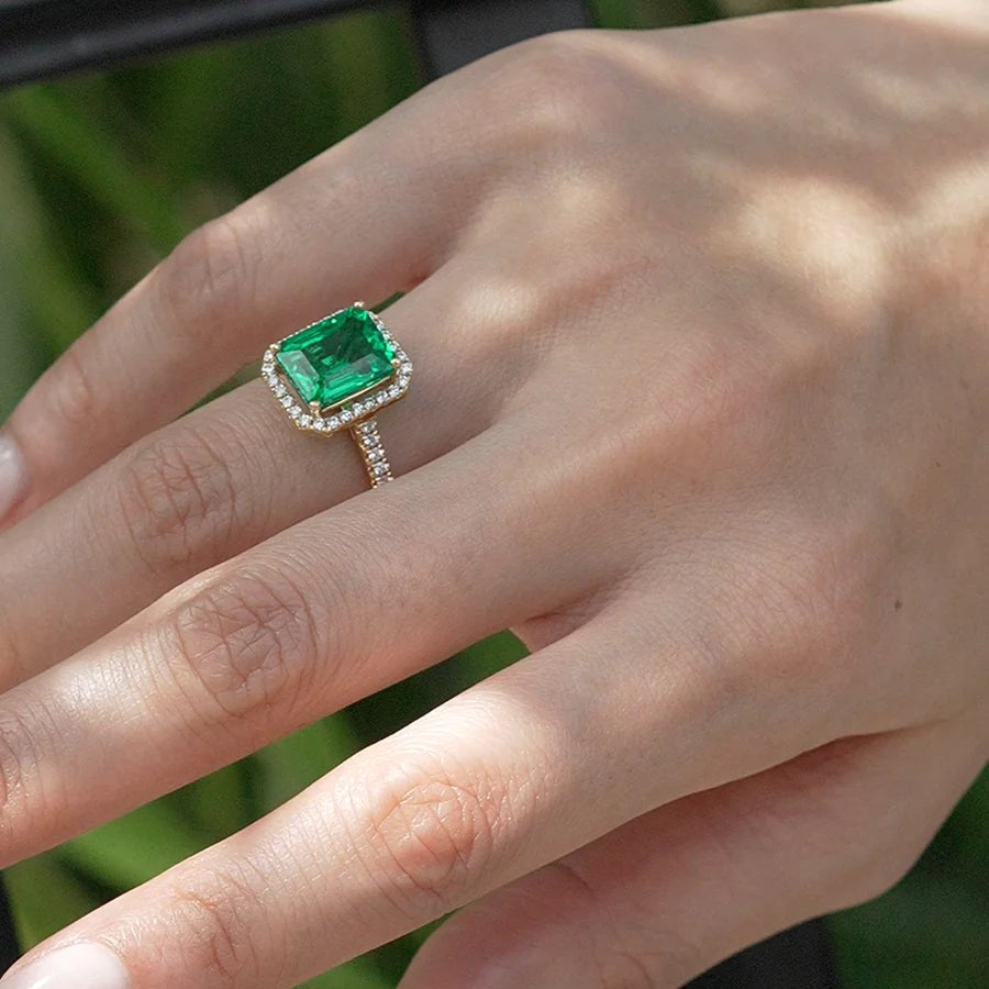 Emerald Stone Fancy Ring - ARTSY SILVER