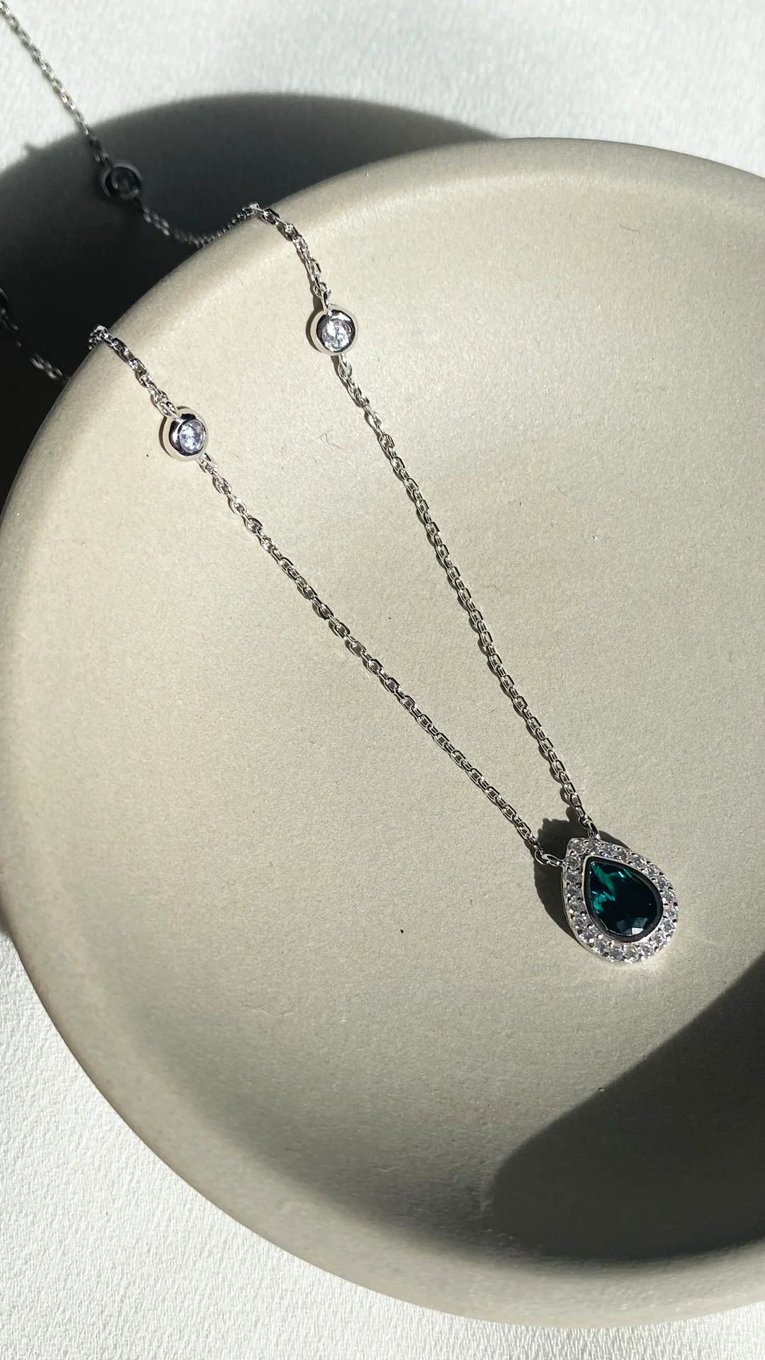 Emerald Stone Pear Cut Necklace