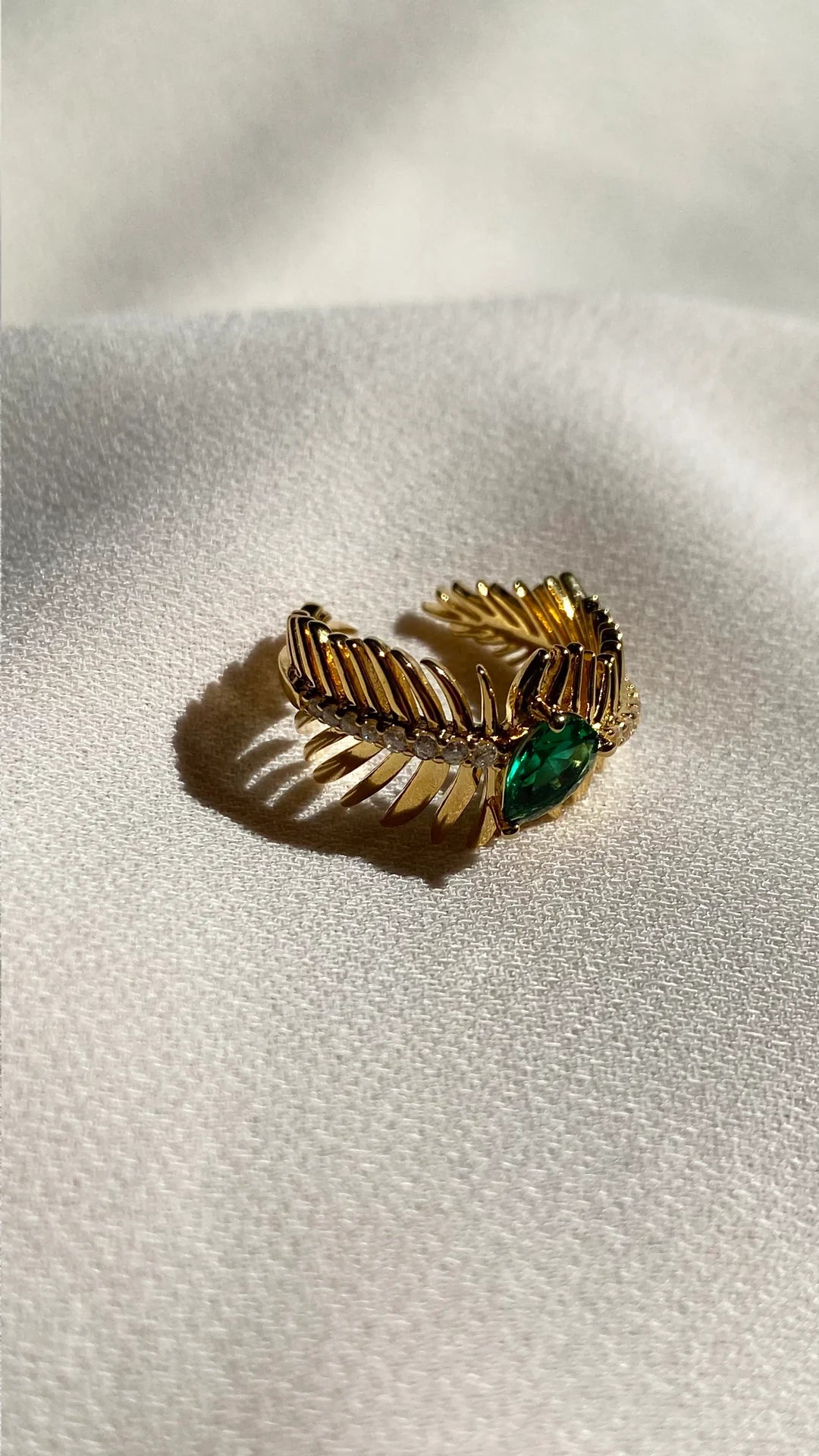 Emerald Stone Palma Ring - ARTSY SILVER