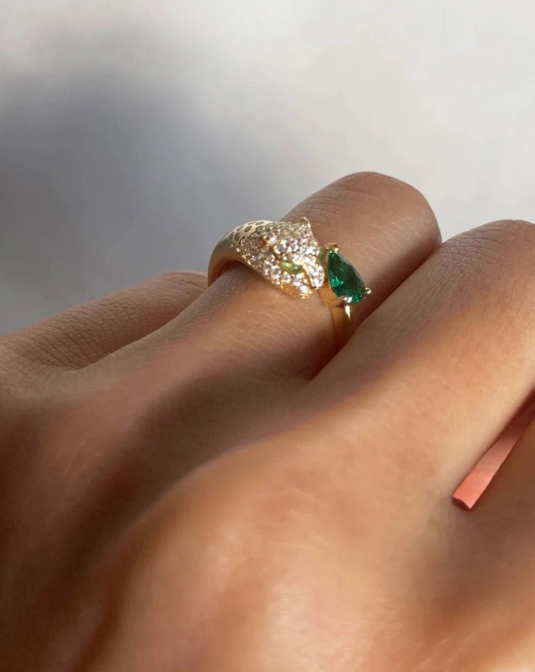 Emerald Stone Tiger Ring - ARTSY SILVER