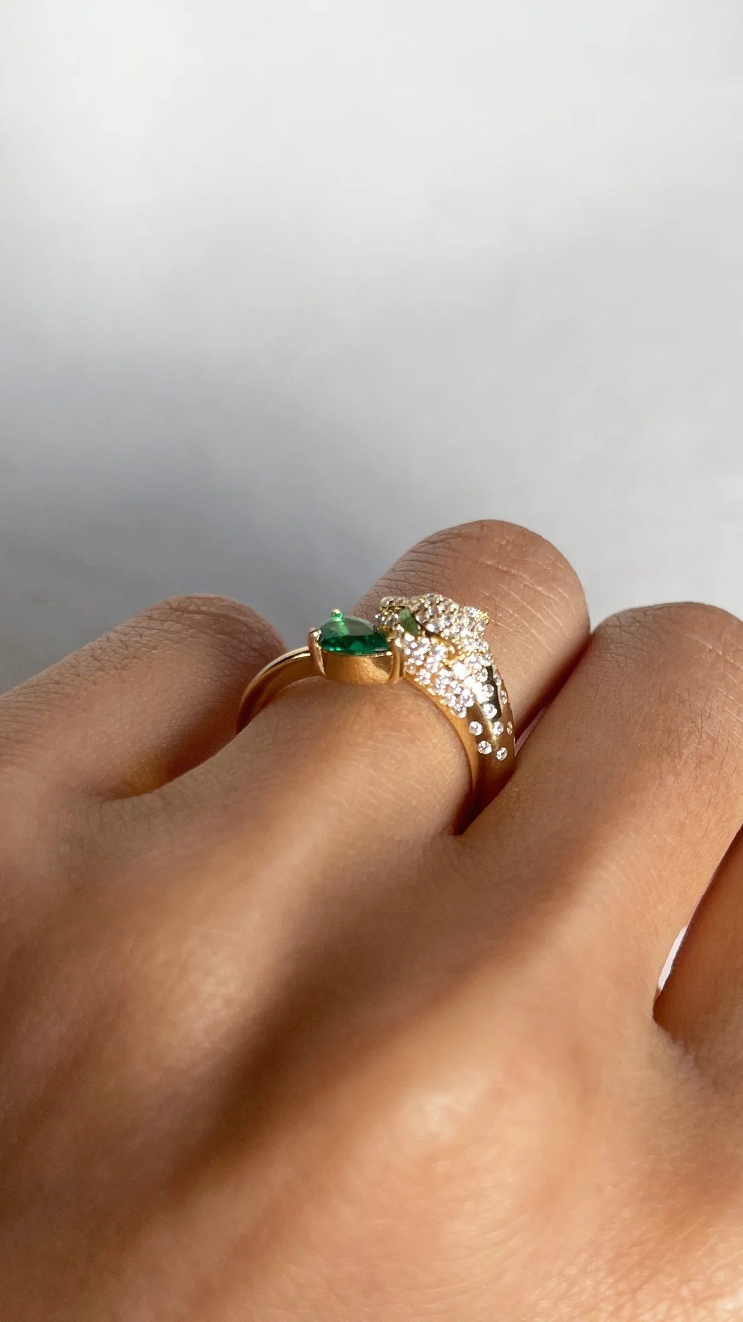 Emerald Stone Tiger Ring