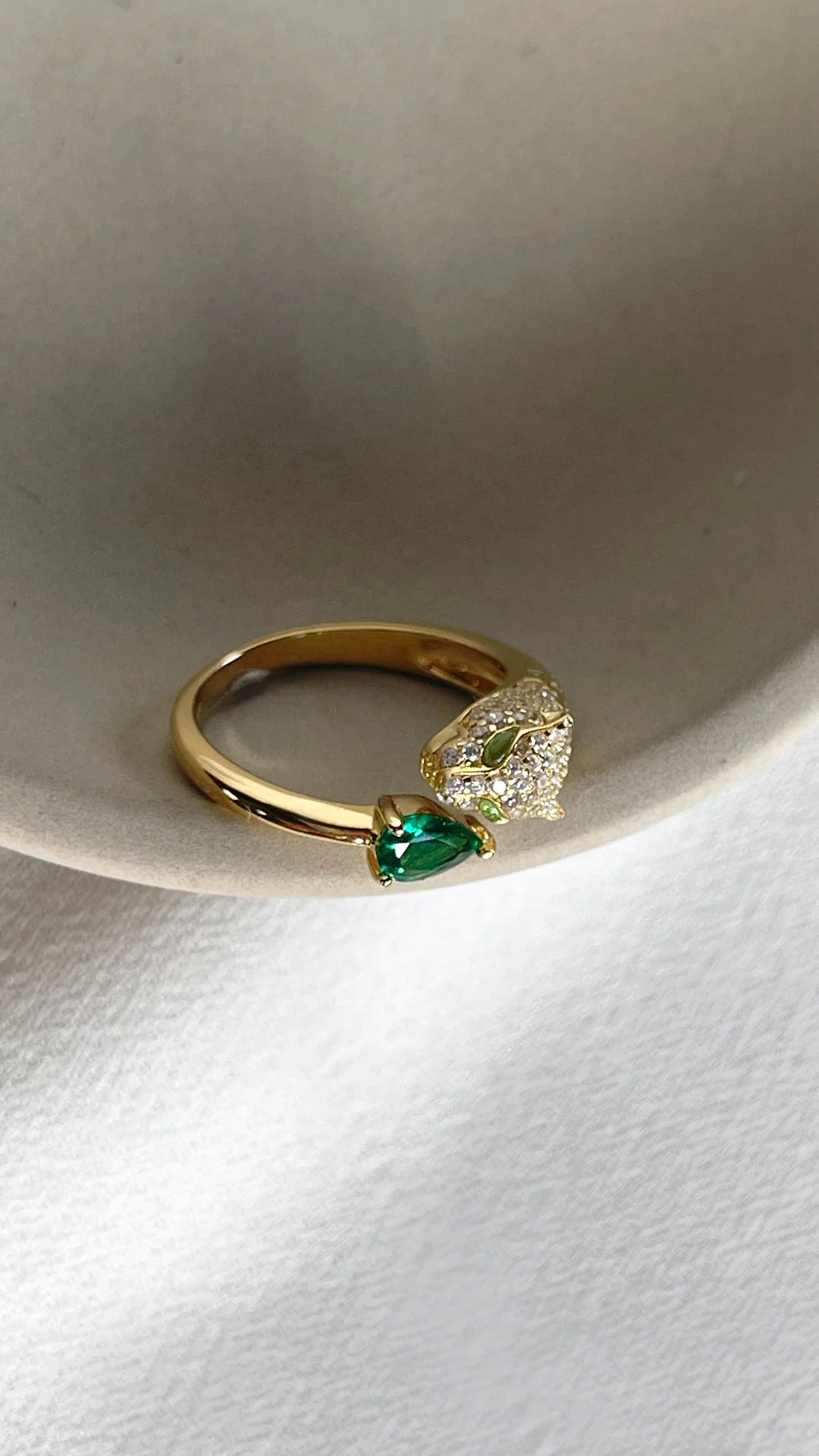 Emerald Stone Tiger Ring