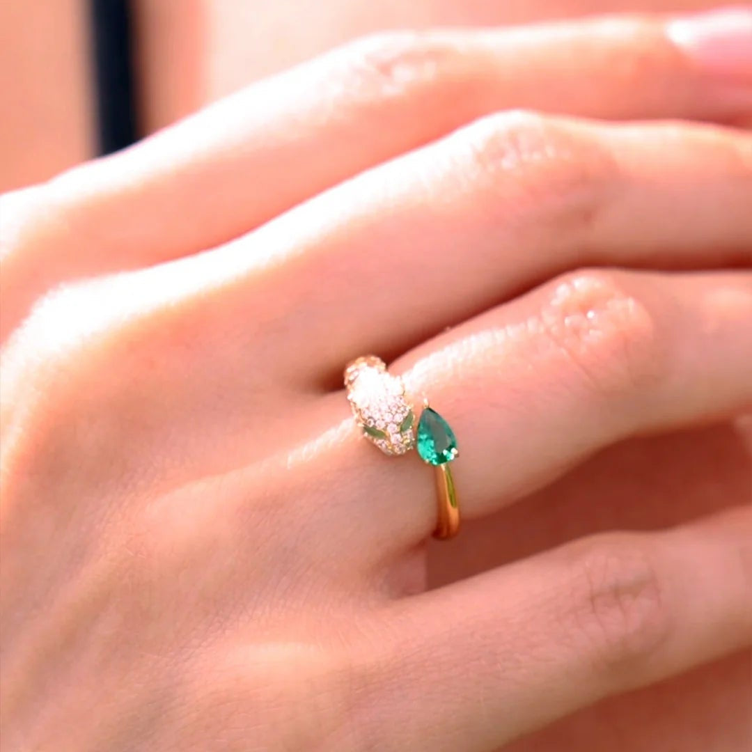 Emerald Stone Tiger Ring - ARTSY SILVER