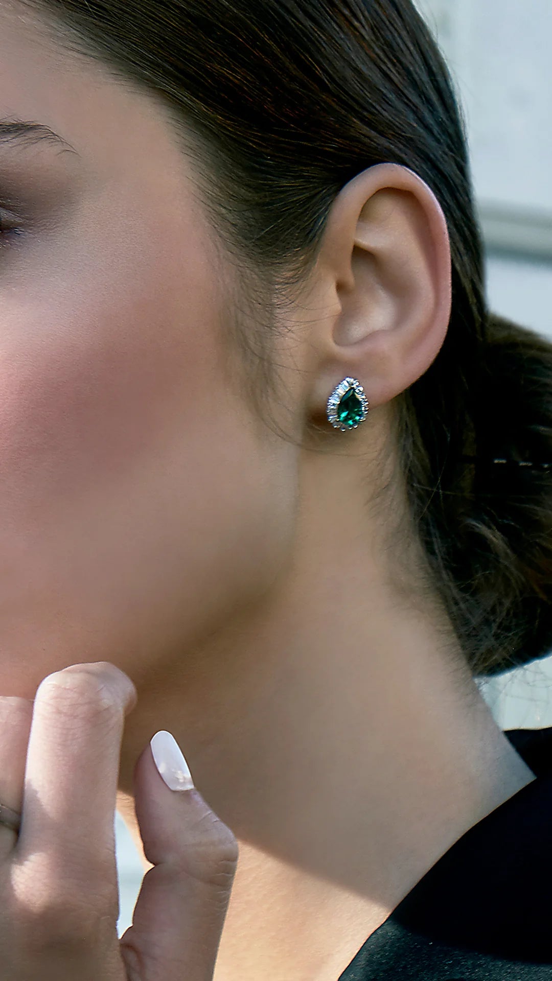Emerald & Baguette Stones Necklace And Earrings Set - ARTSY SILVER