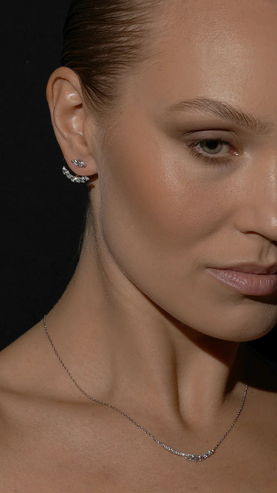 Leaf Zircon Silver Necklace - ARTSY SILVER