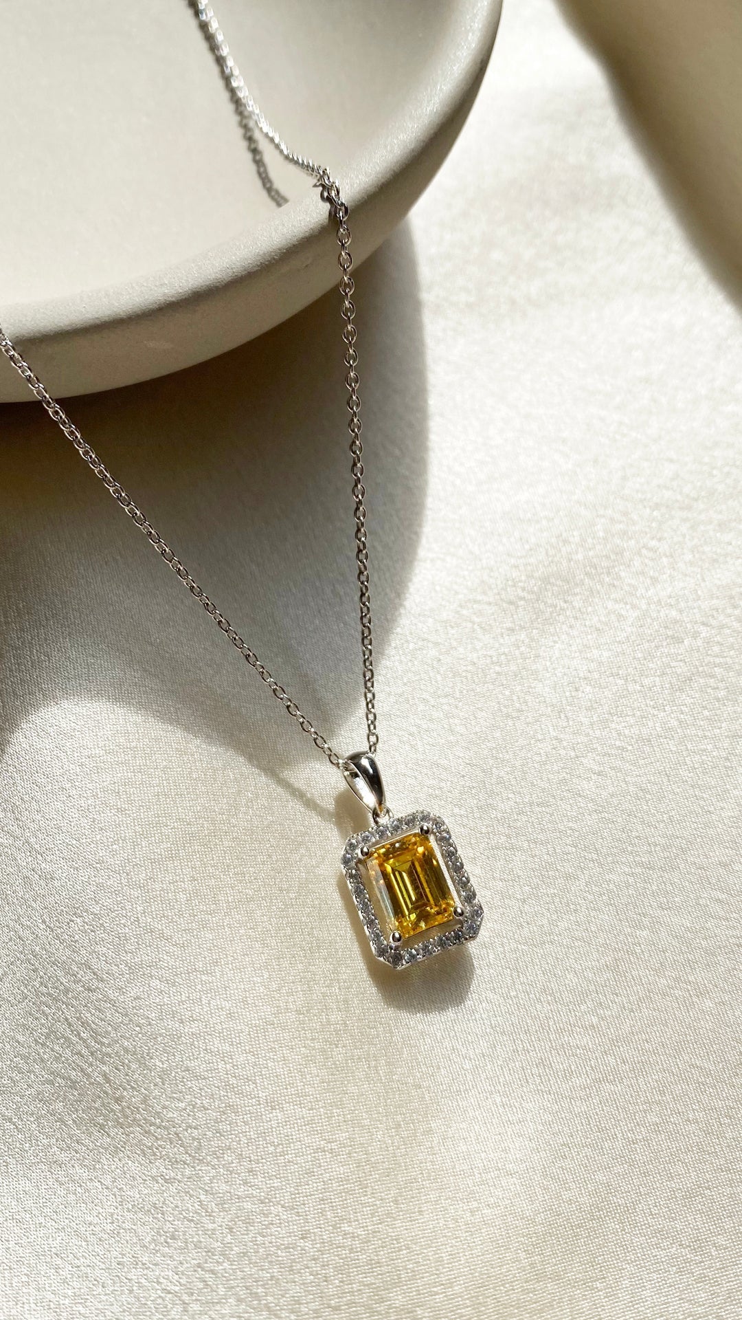 Leone Yellow Borderset Necklace - ARTSY SILVER