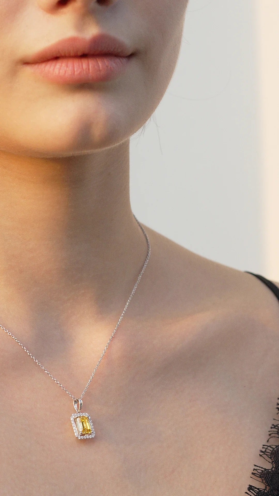 Leone Yellow Borderset Necklace - ARTSY SILVER