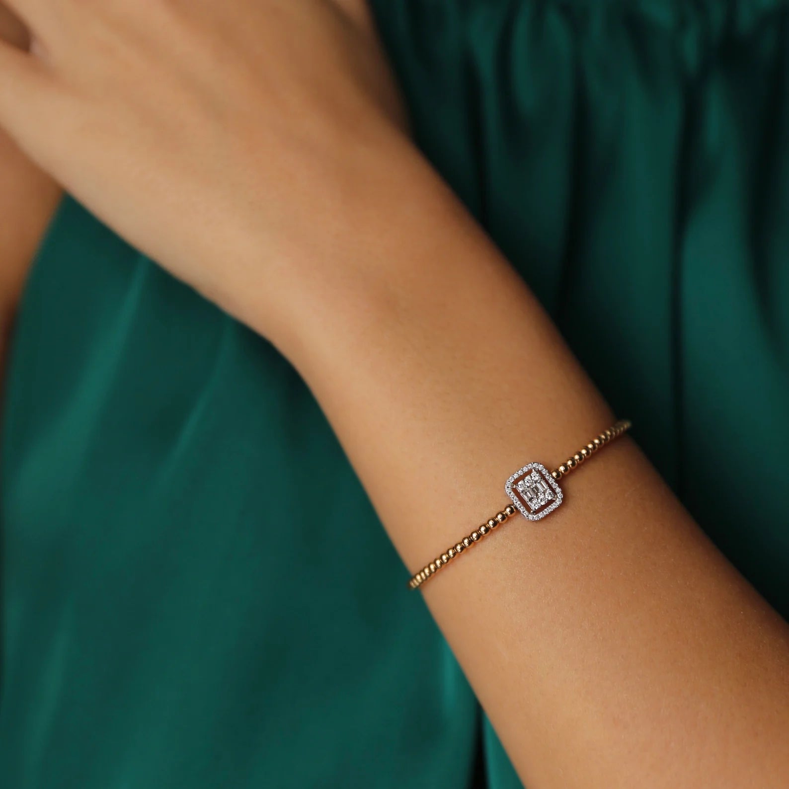 Miss Iconic Zircon Bangle - ARTSY SILVER