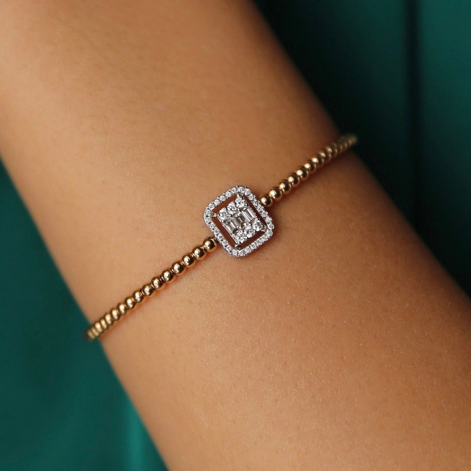 Miss Iconic Zircon Bangle - ARTSY SILVER