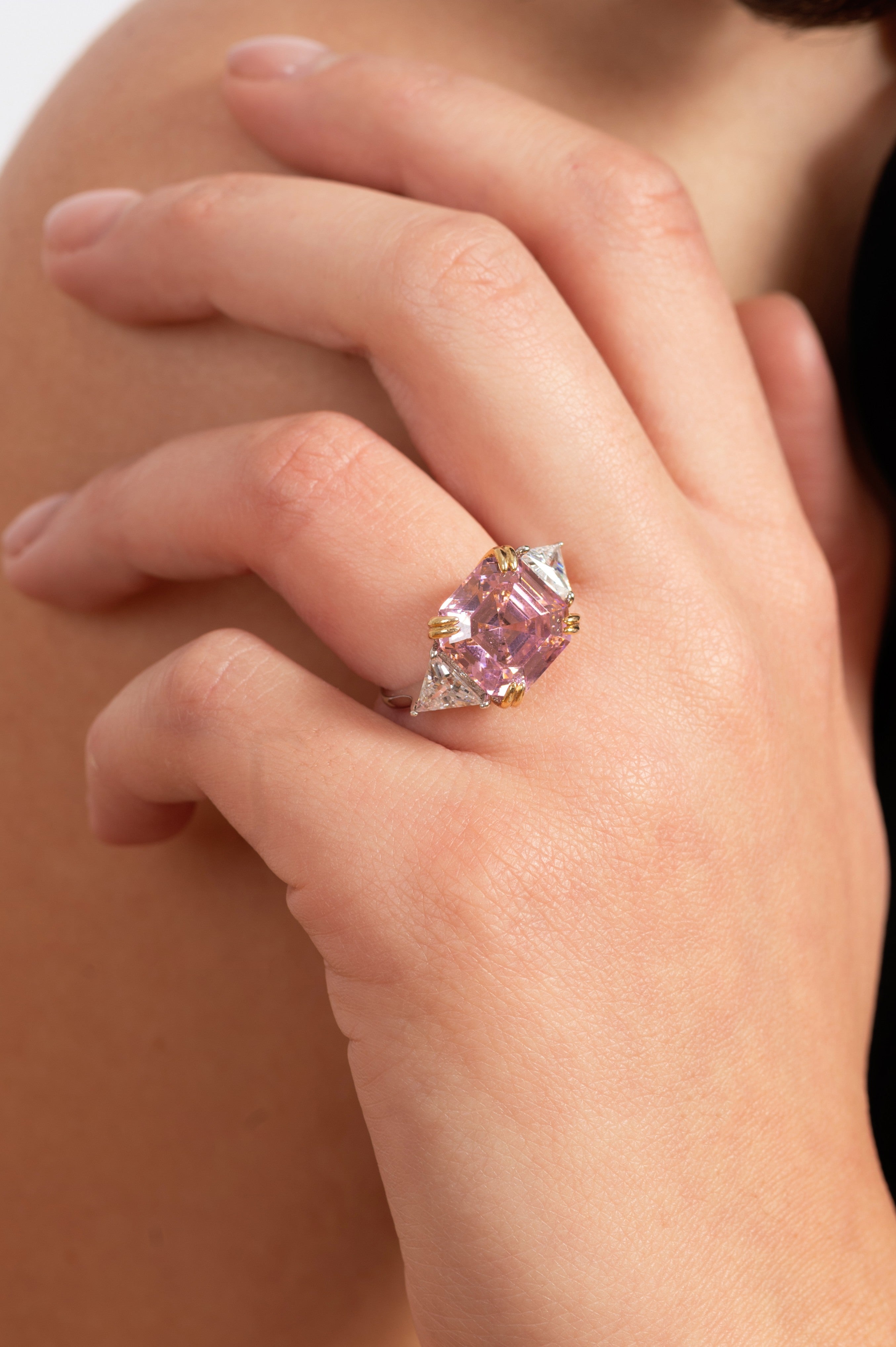 خاتم الحجر الوردي