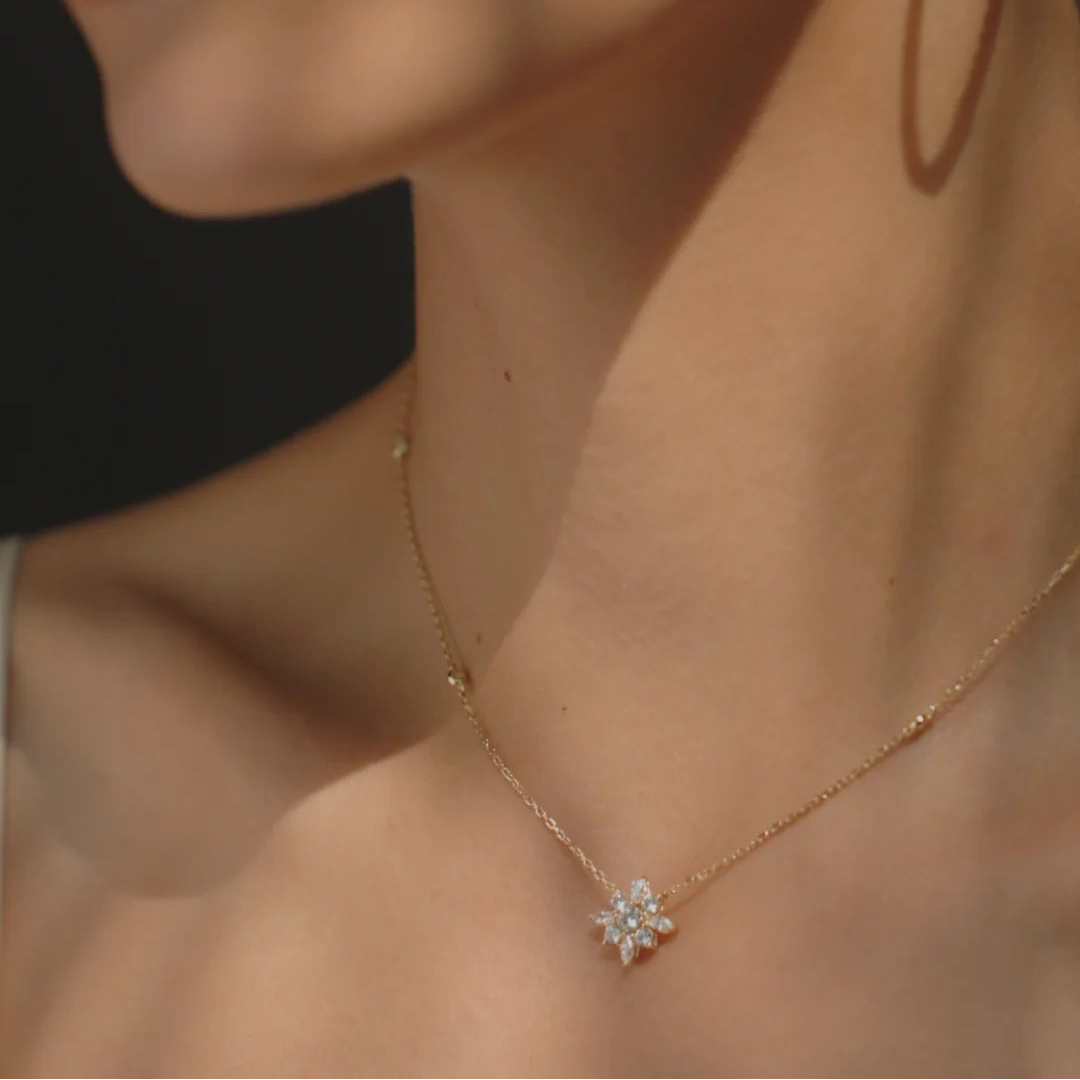 Golden Lilly Flower Necklace - ARTSY SILVER