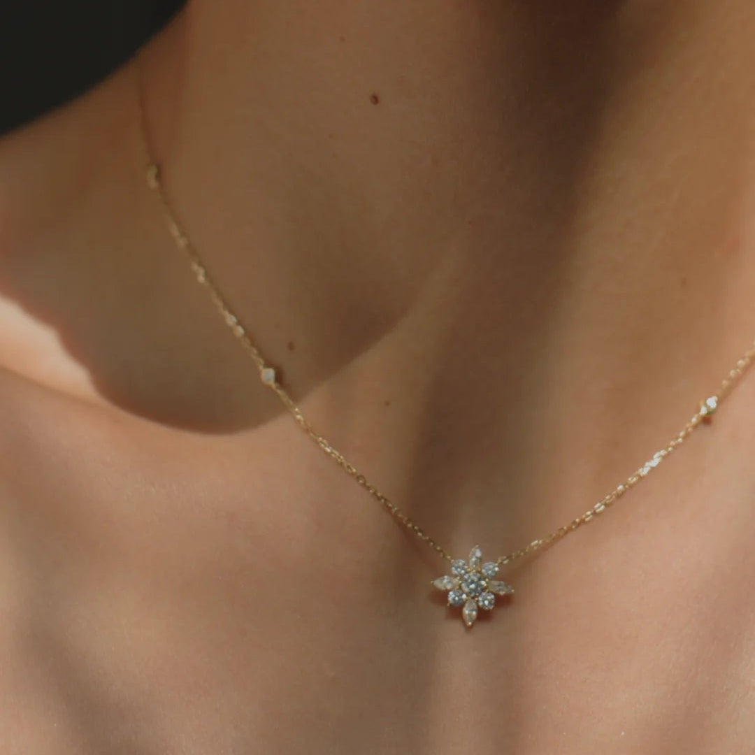 Golden Lilly Flower Necklace - ARTSY SILVER