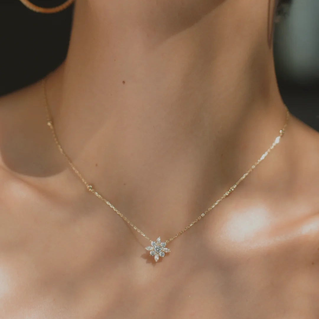 Golden Lilly Flower Necklace - ARTSY SILVER