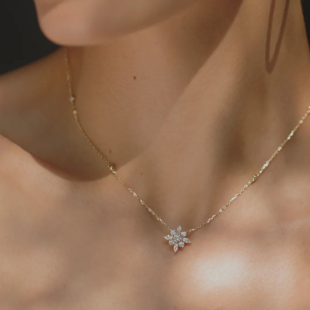 Golden Lilly Flower Necklace - ARTSY SILVER