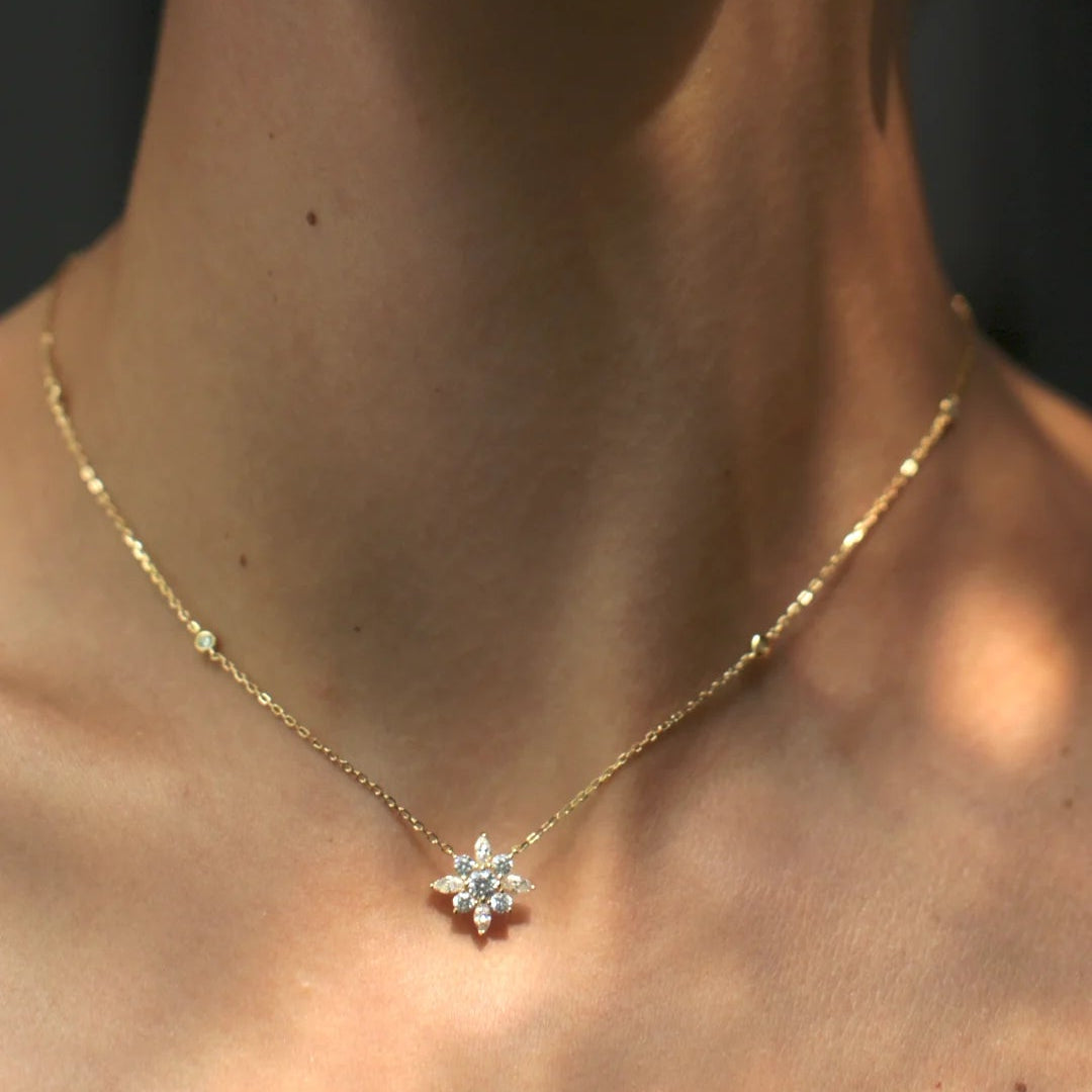 Golden Lilly Flower Necklace - ARTSY SILVER