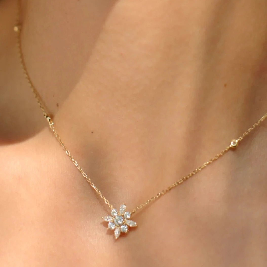 Golden Lilly Flower Necklace - ARTSY SILVER