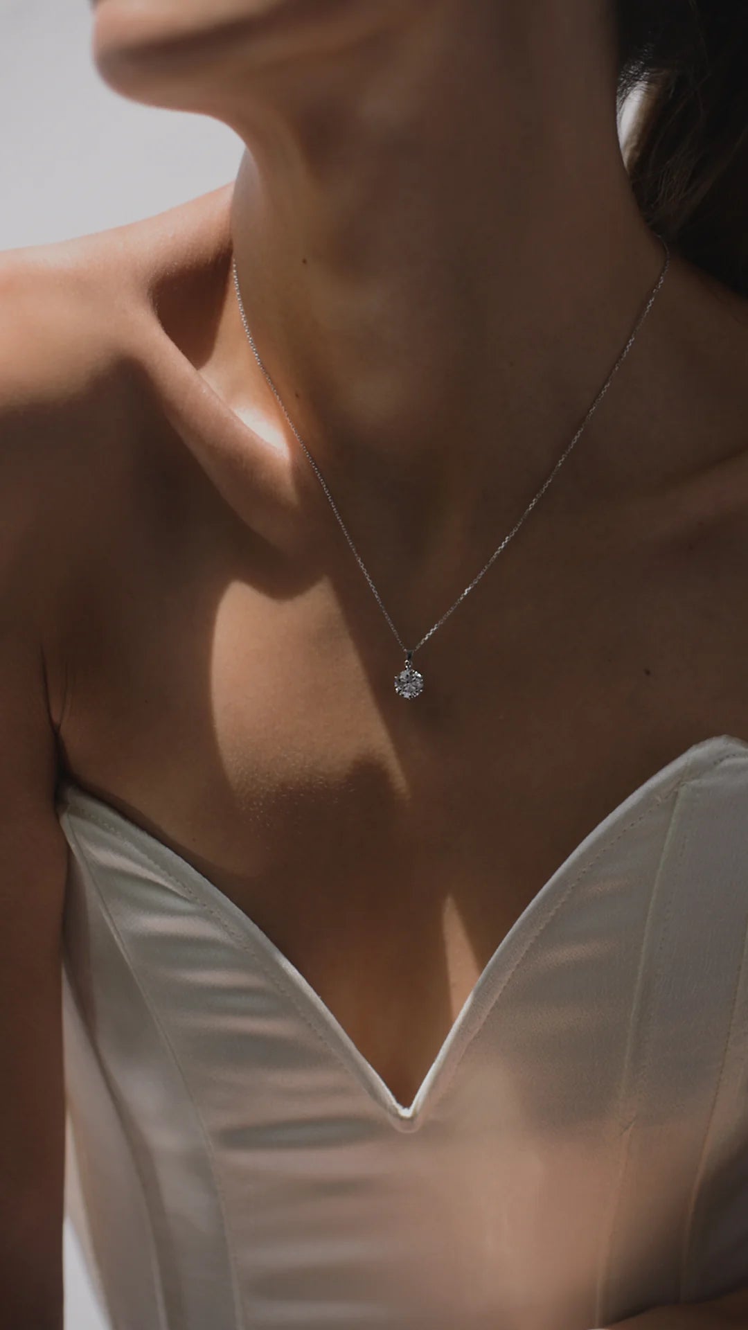 Round Zircon Stone Silver Necklace - ARTSY SILVER