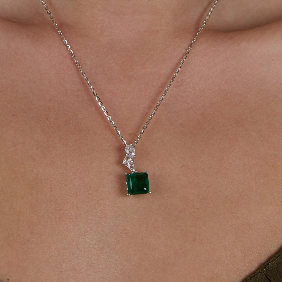 Emerald Necklace Woman's silver I ARTSY SILVER