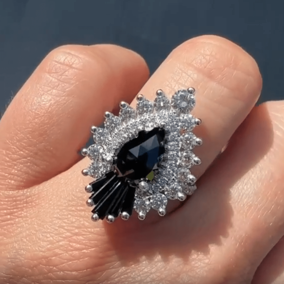 Drop and baguette Black Stone Ring - ARTSY SILVER