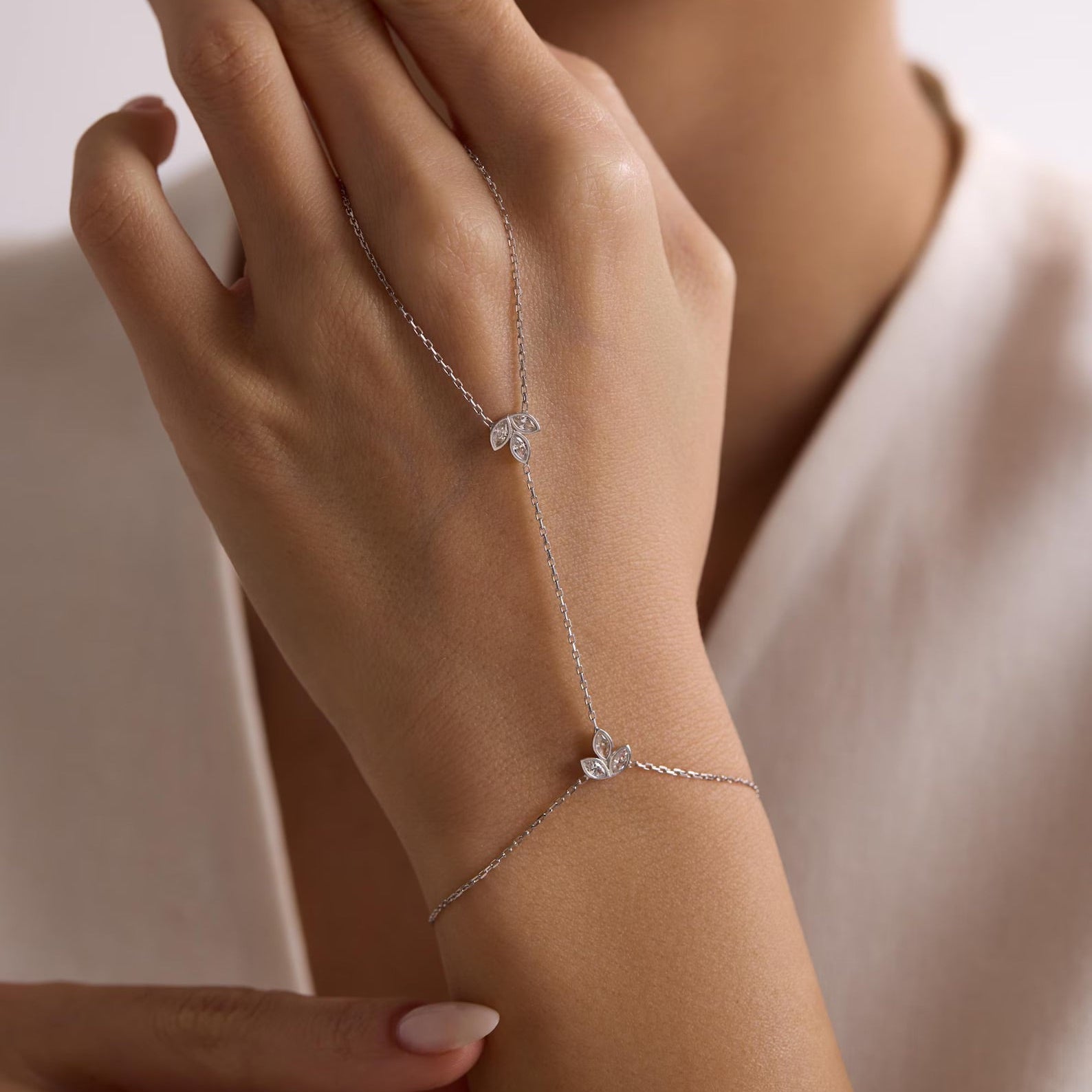 Lucia Silver Hand Chain - ARTSY SILVER