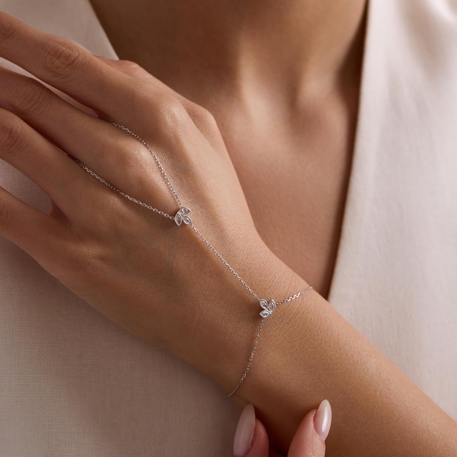 Lucia Silver Hand Chain - ARTSY SILVER