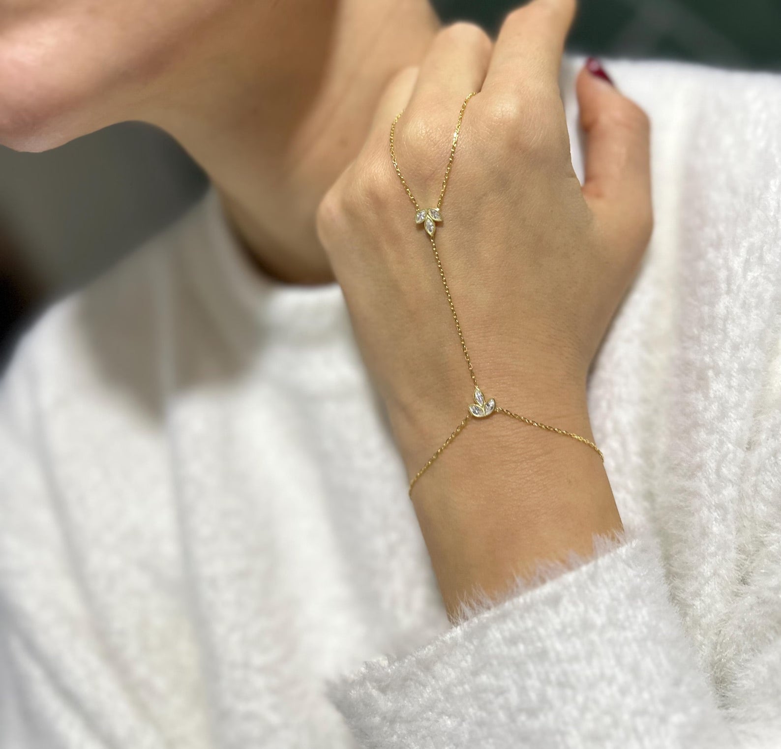 Lucia Silver Hand Chain - ARTSY SILVER