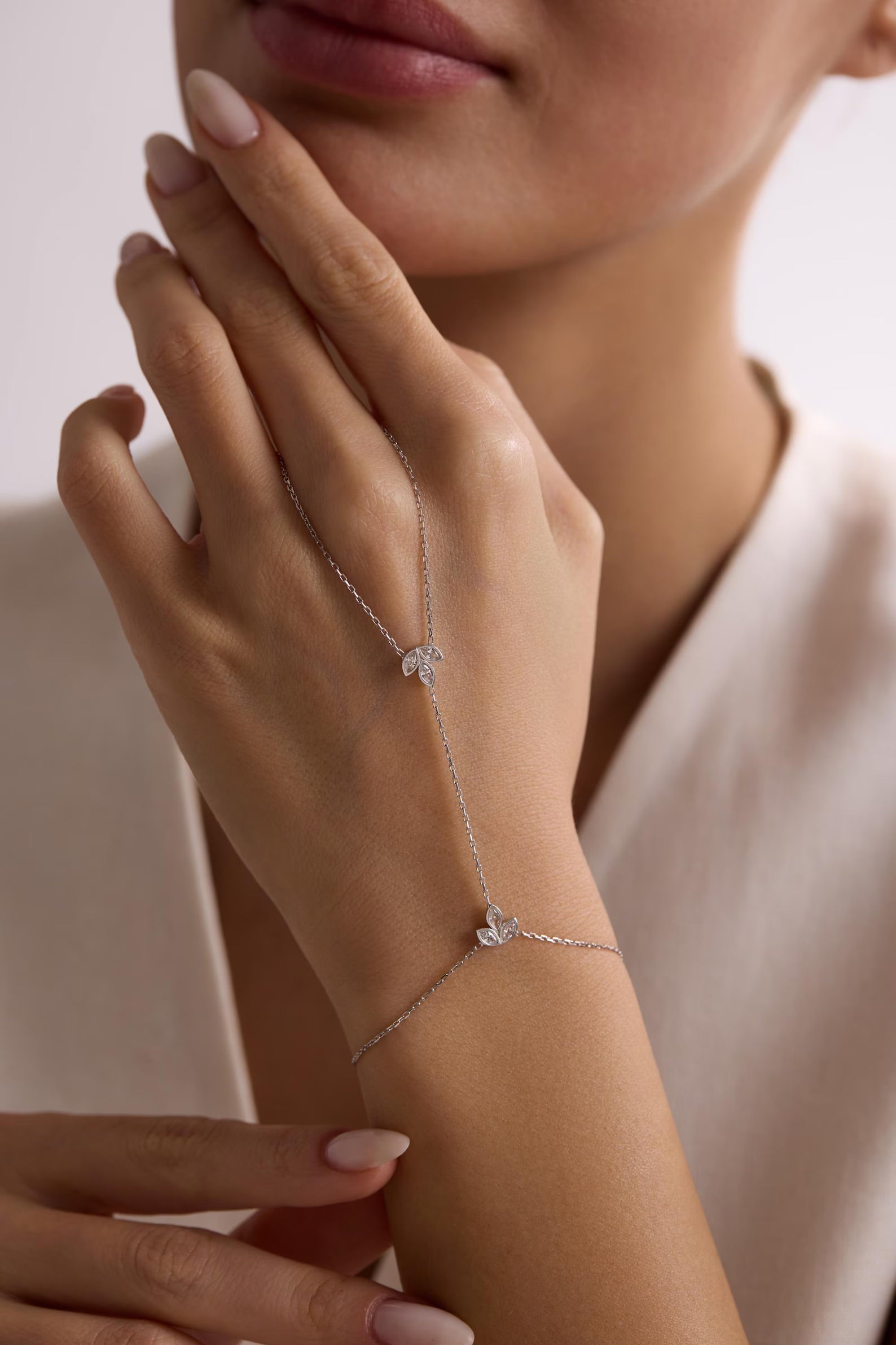 Lucia Silver Hand Chain - ARTSY SILVER