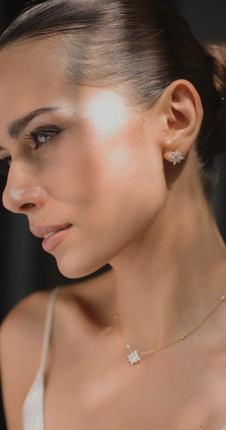 Snow Flower Zircon Stud Earring Gold plating - ARTSY SILVER