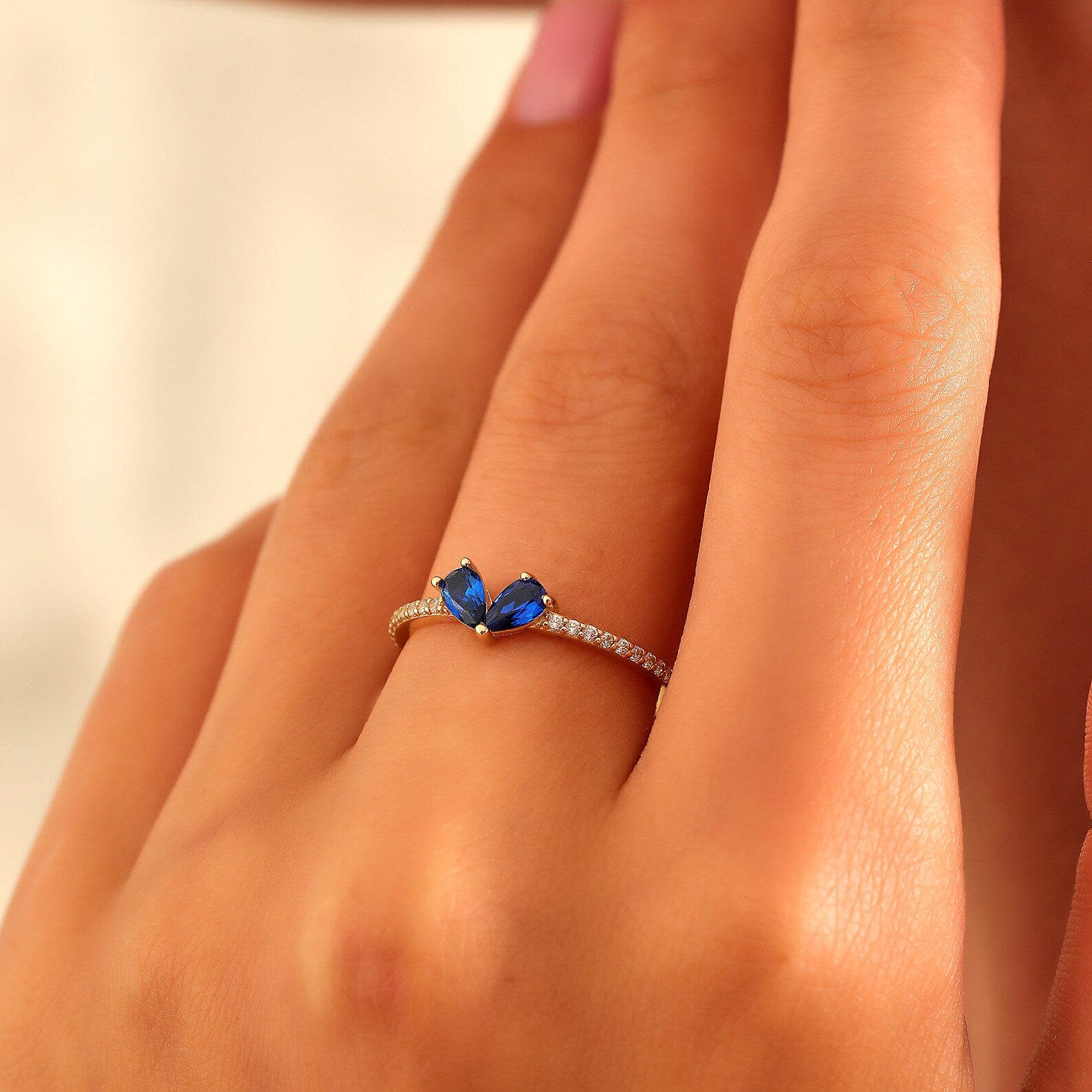Sweet Kiss Sapphire Heart Ring - ARTSY SILVER