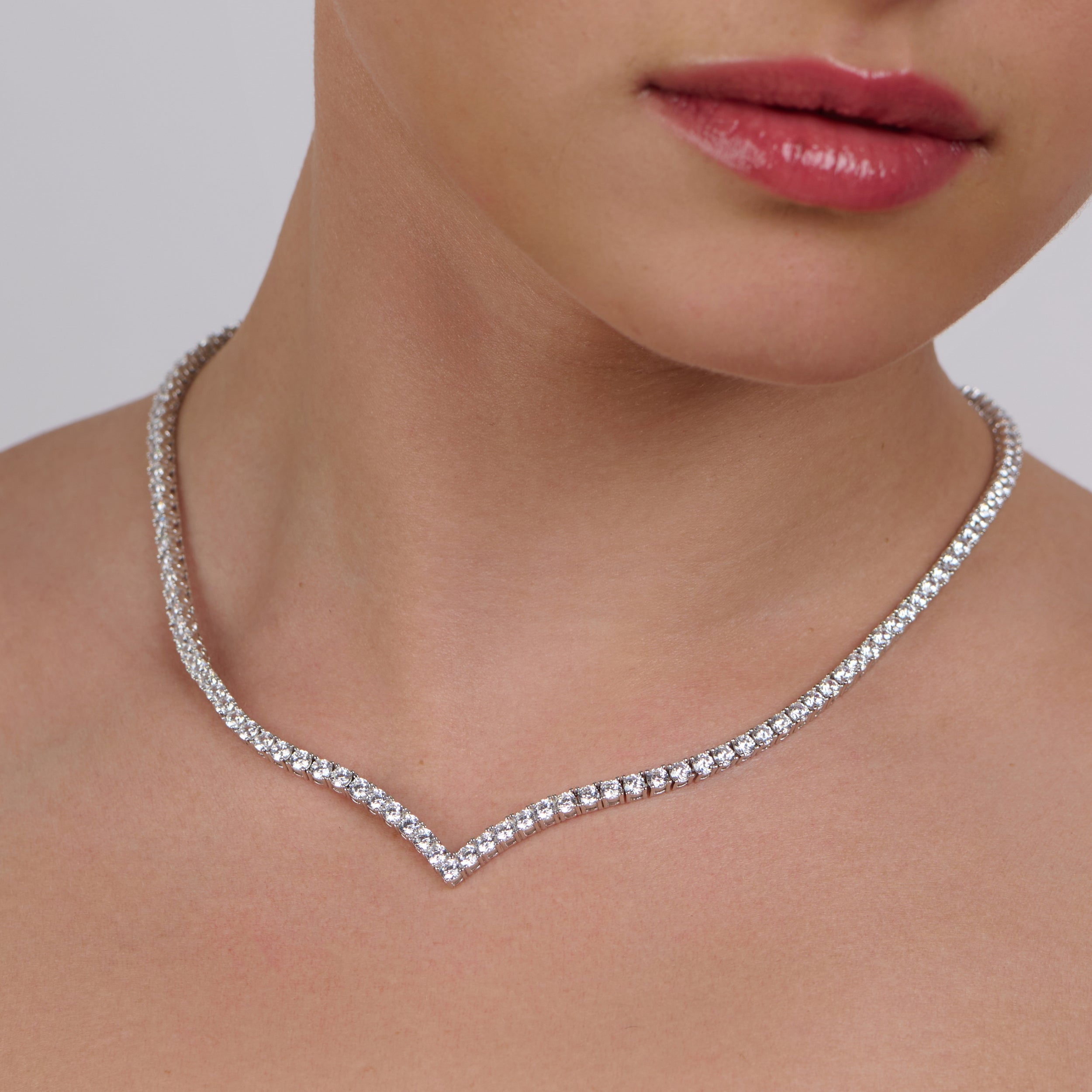 Vee-line 3mm Silver Tennis Necklace - 42cm Elegant Accessory