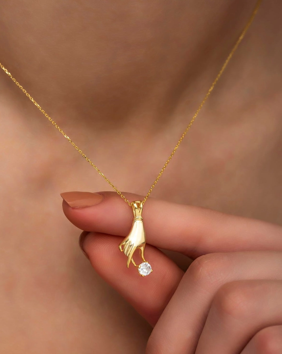 Zircon Stone Detail Hand Necklace