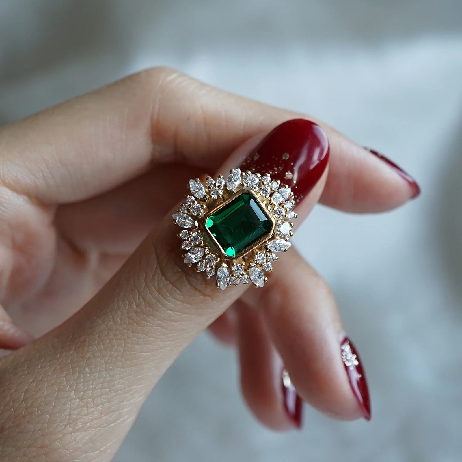 Big Emerald Stone Ring