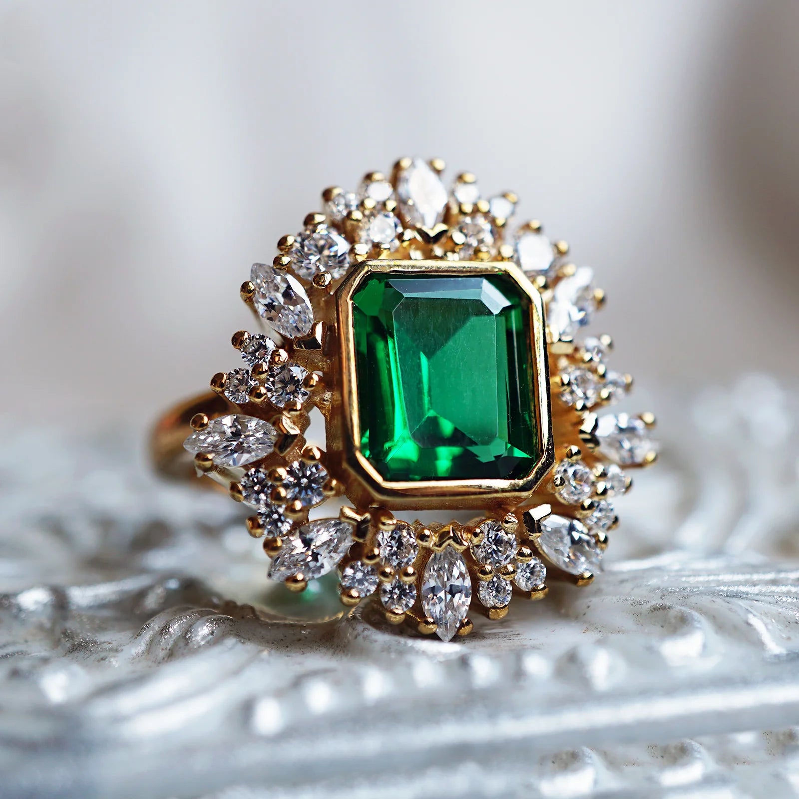 Big Emerald Stone Ring