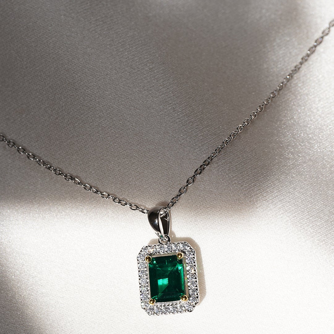 Emerald Borderset Necklace - ARTSY SILVER