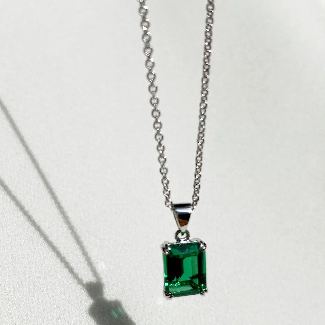 Green Glow Emerald Necklace - ARTSY SILVER
