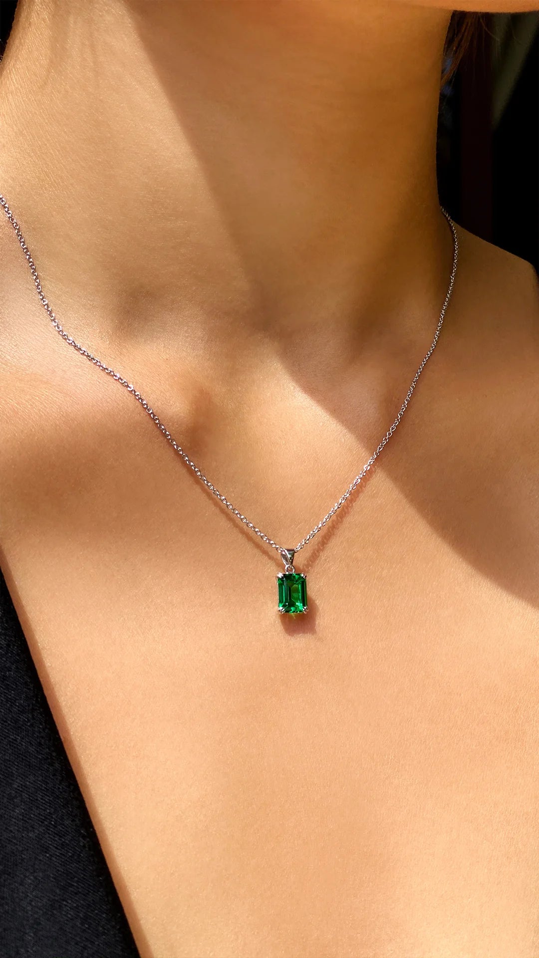 Green Glow Emerald Necklace - ARTSY SILVER