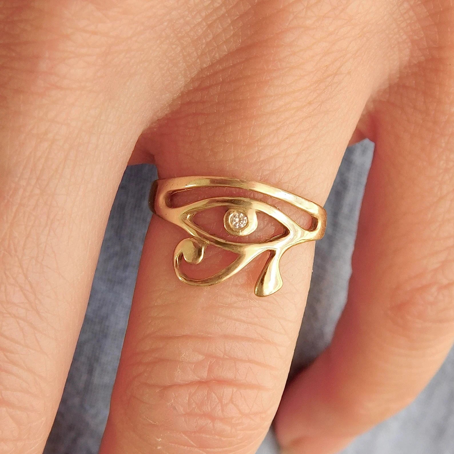 Eye Of Horus Ring - ARTSY SILVER