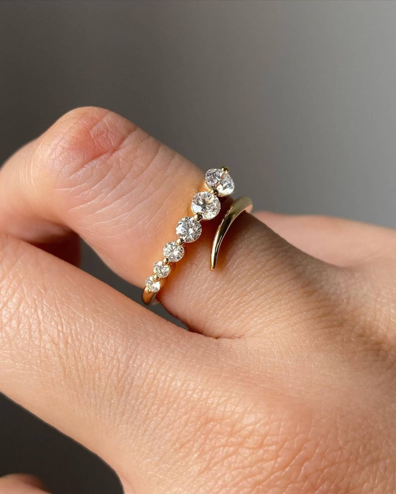 It Girl Zircon Stones Ring - ARTSY SILVER