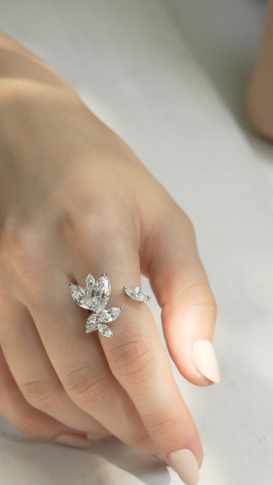 La Bella Silver Zircon Ring - ARTSY SILVER