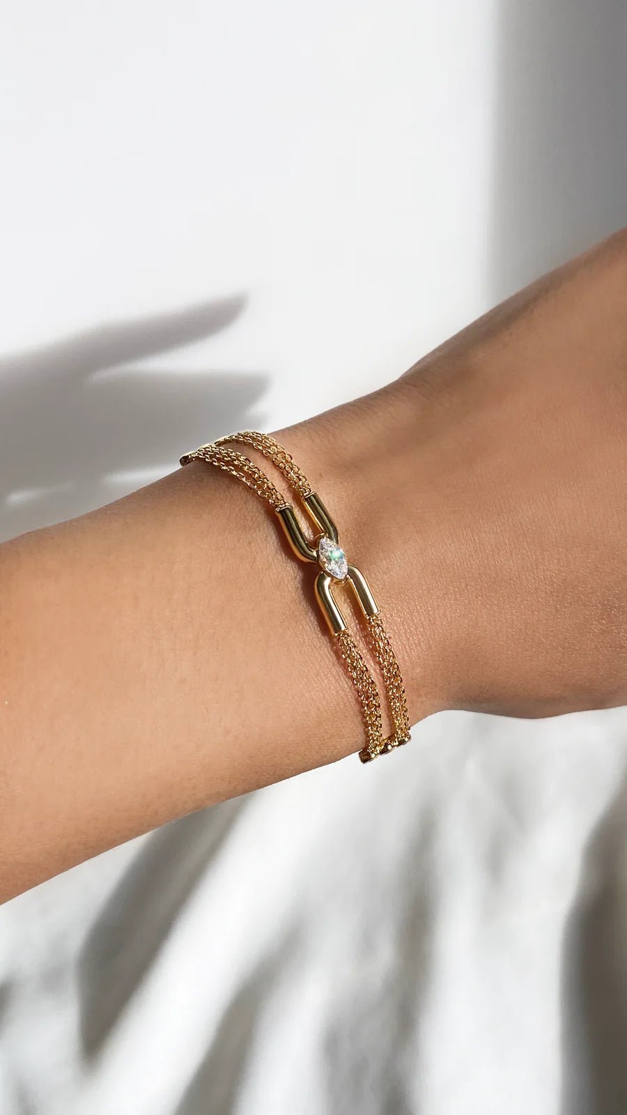 Shine Star Golden Necklace & Bracelet Set - ARTSY SILVER