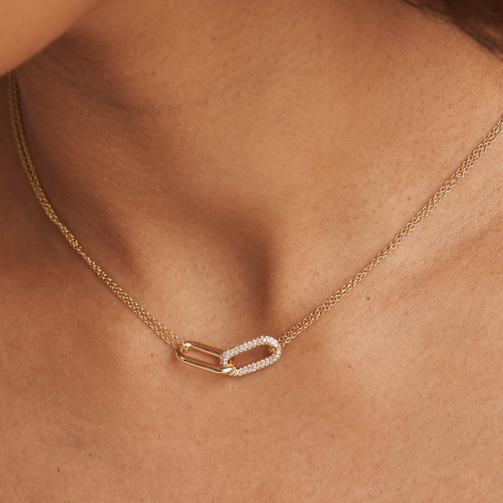 Never Let Go Interlocked Necklace - ARTSY SILVER