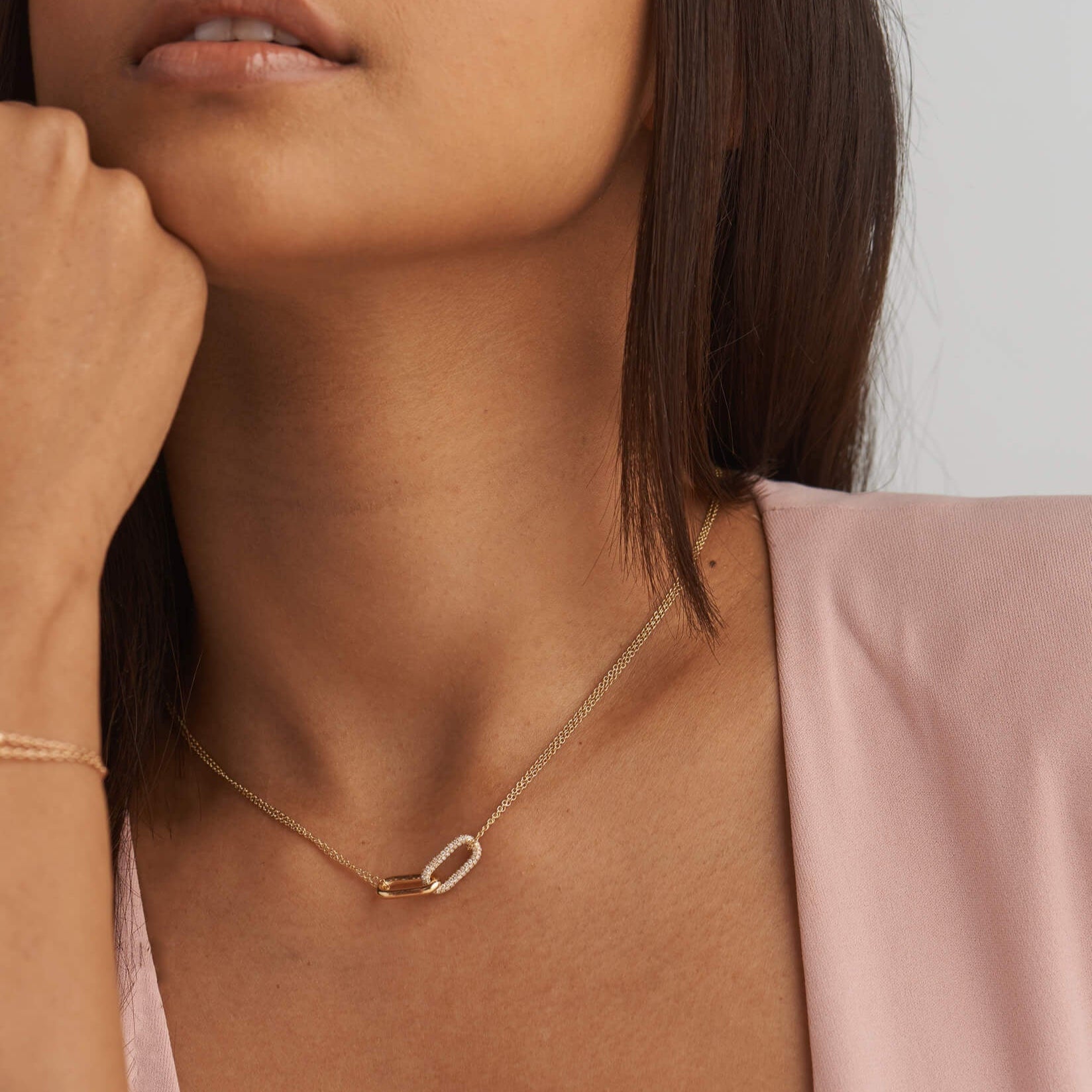 Never Let Go Interlocked Necklace - ARTSY SILVER